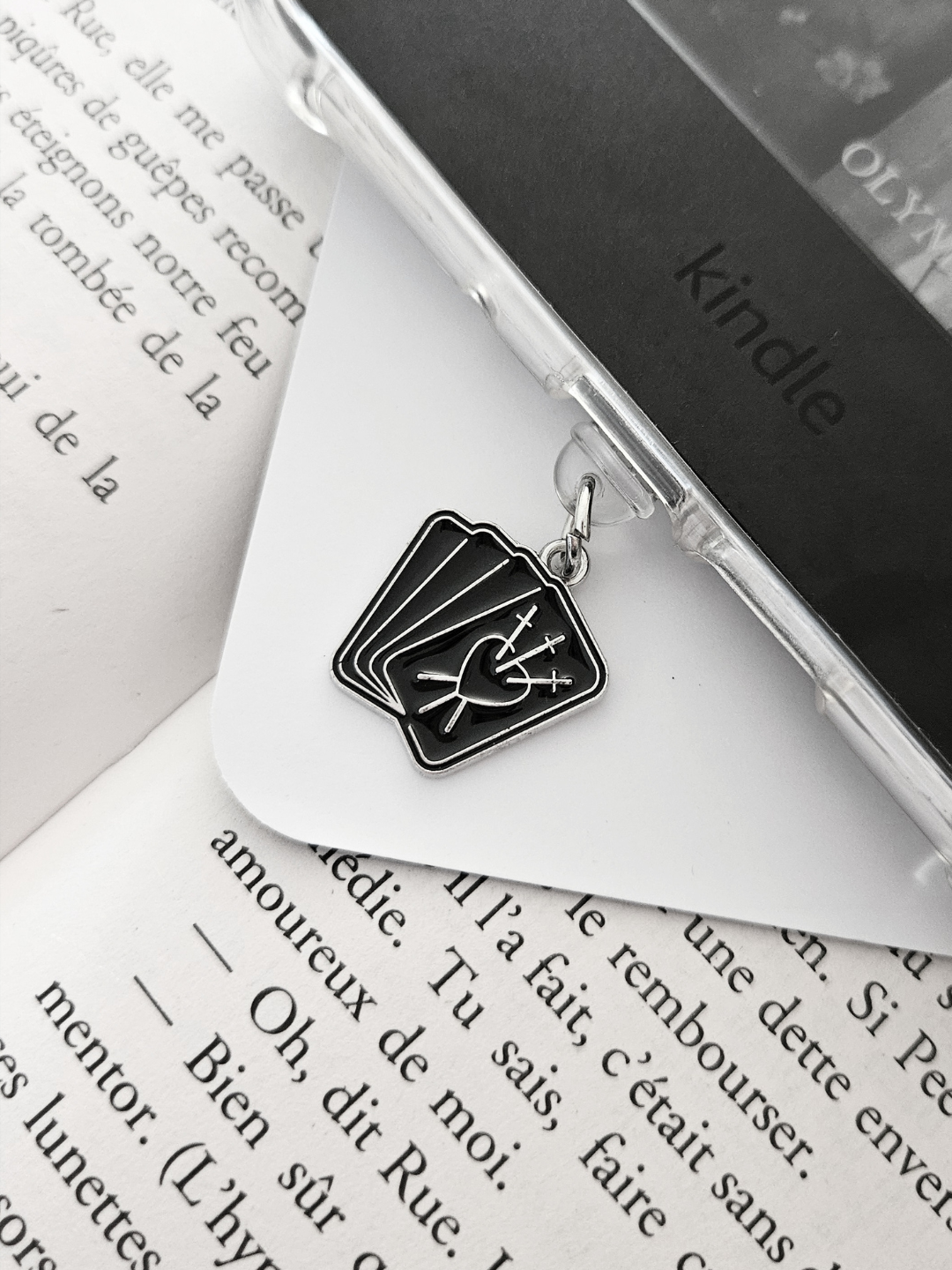 Charm - Cartes noires de tarot