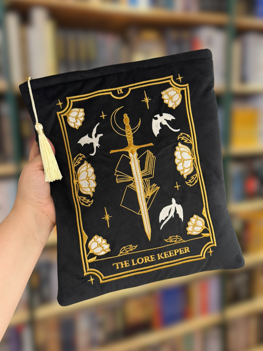 The Lore Keeper - Pochette XL